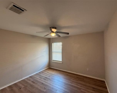 945 Newby Lane - Photo Thumbnail 5