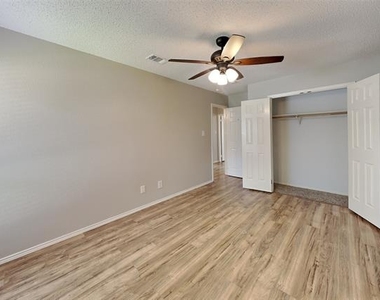 4403 Santa Cruz Lane - Photo Thumbnail 24
