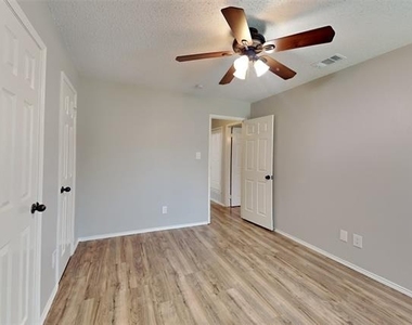 4403 Santa Cruz Lane - Photo Thumbnail 10
