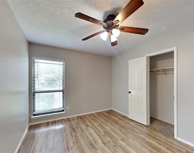 4403 Santa Cruz Lane - Photo Thumbnail 11