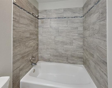 4403 Santa Cruz Lane - Photo Thumbnail 15