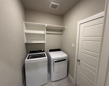 1233 Wolfsbane Drive - Photo Thumbnail 7
