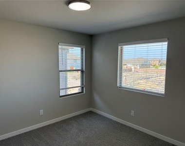 1233 Wolfsbane Drive - Photo Thumbnail 14
