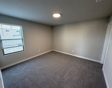 1233 Wolfsbane Drive - Photo Thumbnail 20