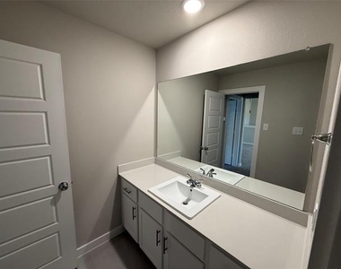 1233 Wolfsbane Drive - Photo Thumbnail 18