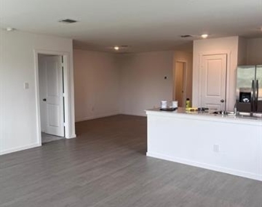 405 Mcnelly Lane - Photo Thumbnail 7