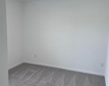 405 Mcnelly Lane - Photo Thumbnail 16