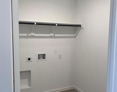 405 Mcnelly Lane - Photo Thumbnail 13