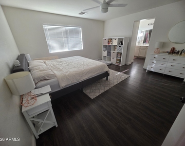 5266 S 236th Avenue - Photo Thumbnail 12