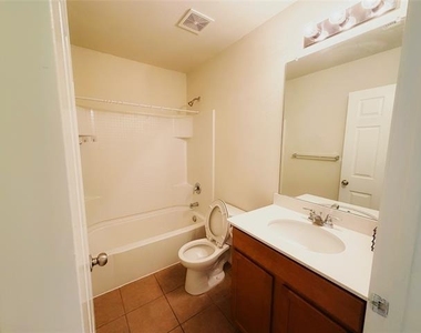 115 Waxberry Drive - Photo Thumbnail 18