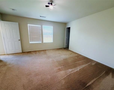 115 Waxberry Drive - Photo Thumbnail 12