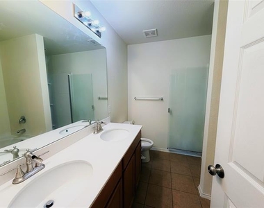 115 Waxberry Drive - Photo Thumbnail 14
