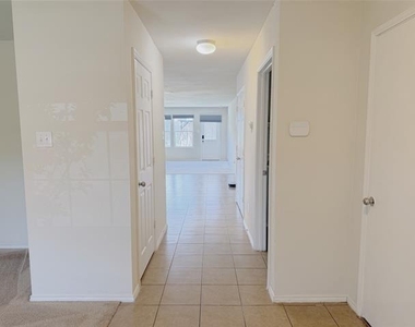 115 Waxberry Drive - Photo Thumbnail 5