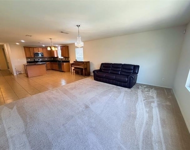 115 Waxberry Drive - Photo Thumbnail 6