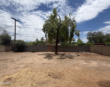 2221 E Osborn Road - Photo Thumbnail 18