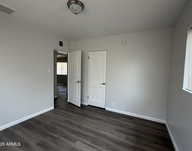 2221 E Osborn Road - Photo Thumbnail 8