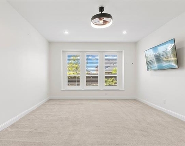 2201 Laguna Drive - Photo Thumbnail 10