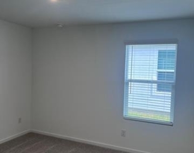 3915 Ontario Way - Photo Thumbnail 7