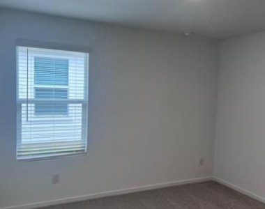 3915 Ontario Way - Photo Thumbnail 6