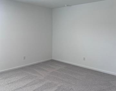 3915 Ontario Way - Photo Thumbnail 11
