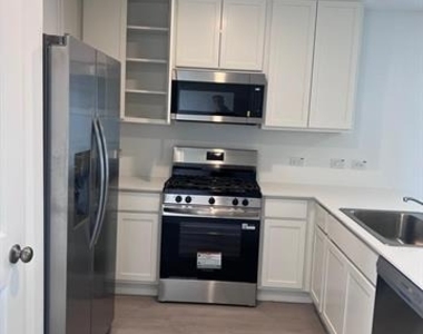 3915 Ontario Way - Photo Thumbnail 4