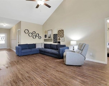 3004 Parker Road - Photo Thumbnail 4