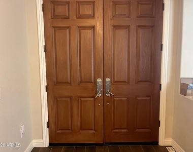10121 E Ridgerunner Drive - Photo Thumbnail 3