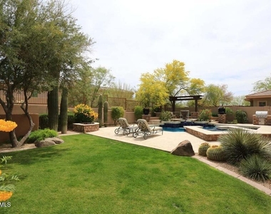 10121 E Ridgerunner Drive - Photo Thumbnail 34