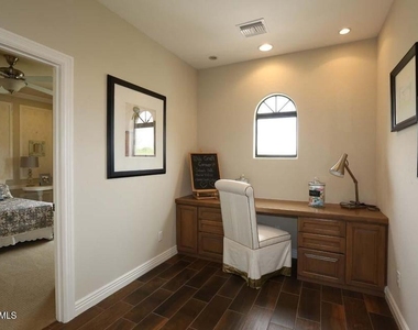10121 E Ridgerunner Drive - Photo Thumbnail 28