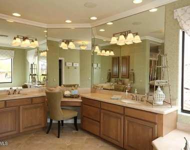 10121 E Ridgerunner Drive - Photo Thumbnail 17