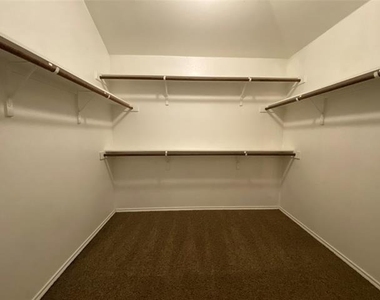 848 Lake Forest Trail - Photo Thumbnail 12