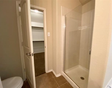 848 Lake Forest Trail - Photo Thumbnail 11