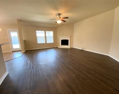 848 Lake Forest Trail - Photo Thumbnail 6