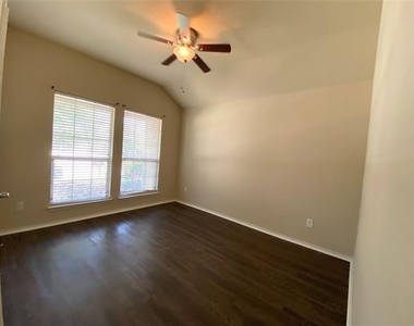 848 Lake Forest Trail - Photo Thumbnail 14