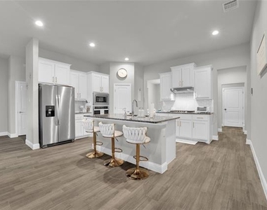 10619 Cherry Tree Way - Photo Thumbnail 8