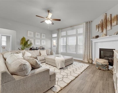 10619 Cherry Tree Way - Photo Thumbnail 6