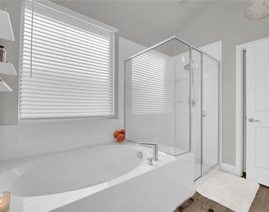 10619 Cherry Tree Way - Photo Thumbnail 14