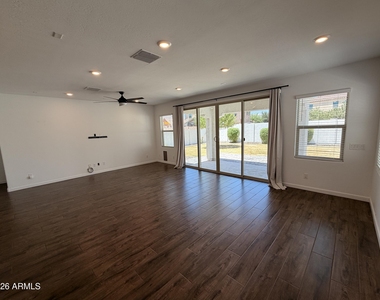 9948 E Thornbush Avenue - Photo Thumbnail 3