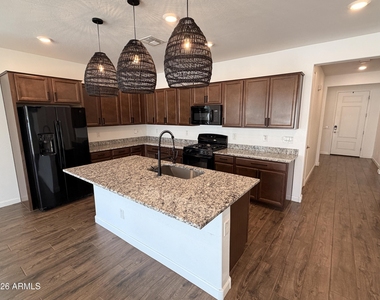 9948 E Thornbush Avenue - Photo Thumbnail 2