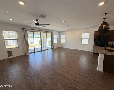 9948 E Thornbush Avenue - Photo Thumbnail 5