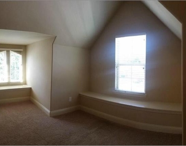 2702 Cartwright Street - Photo Thumbnail 5