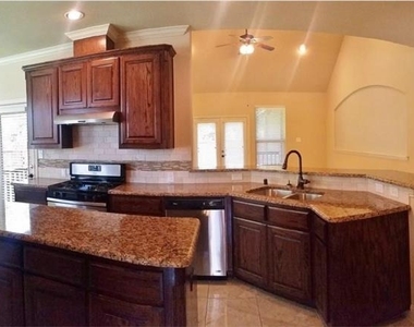 2702 Cartwright Street - Photo Thumbnail 14