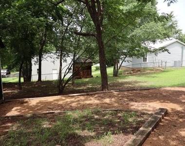 1412 W Bullock Street - Photo Thumbnail 10
