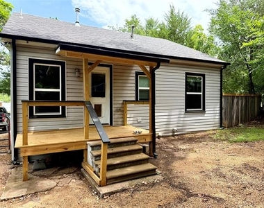 1412 W Bullock Street - Photo Thumbnail 7