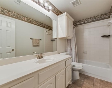 1706 Humbolt Drive - Photo Thumbnail 15