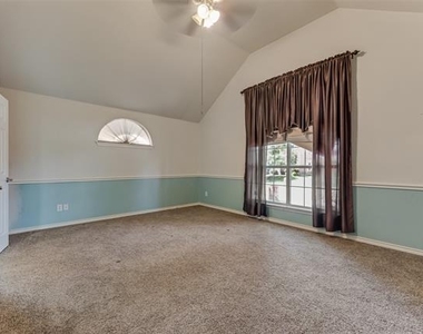 1706 Humbolt Drive - Photo Thumbnail 5