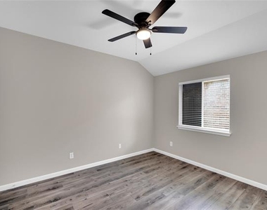 2135 Fair Weather Drive - Photo Thumbnail 6