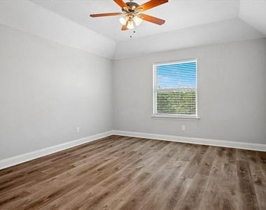 114 Wood Street - Photo Thumbnail 9