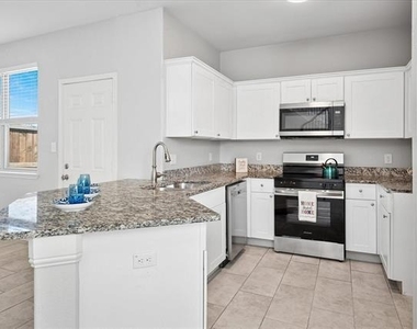 114 Wood Street - Photo Thumbnail 8