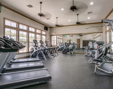 925 Lake Cypress Lane - Photo Thumbnail 24
